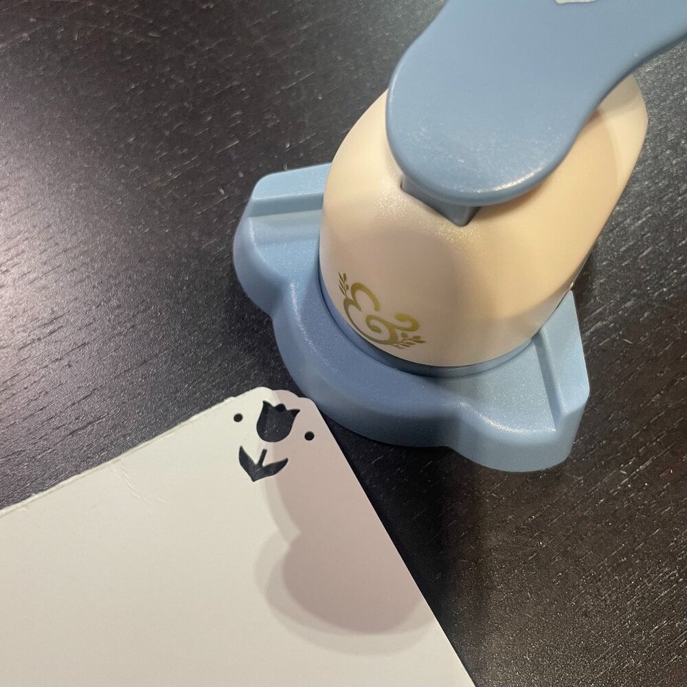 Archer & Olive Cottage Comfort Corner Paper Punch